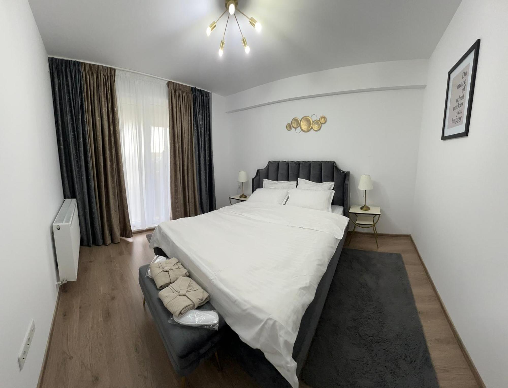 Sun Apartments 奥托佩尼 外观 照片