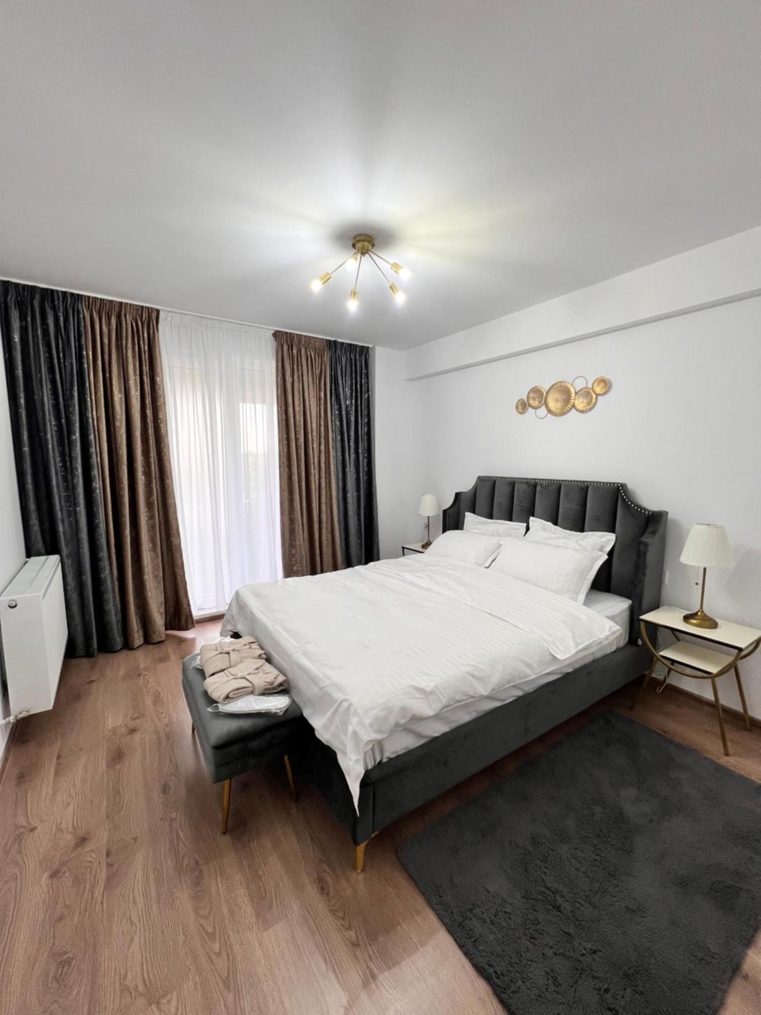 Sun Apartments 奥托佩尼 外观 照片